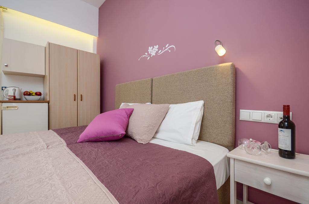 Naxos City Panormos Hotel And Studios מראה חיצוני תמונה
